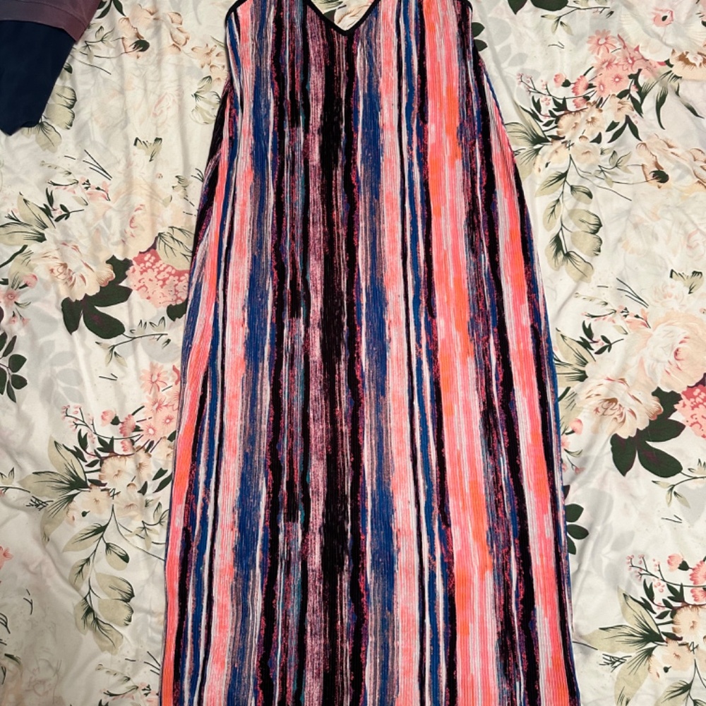 Dress - Picture 3 of 4